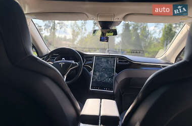 Лифтбек Tesla Model S 2015 в 
