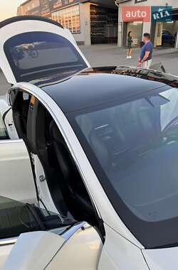 Лифтбек Tesla Model S 2020 в 
