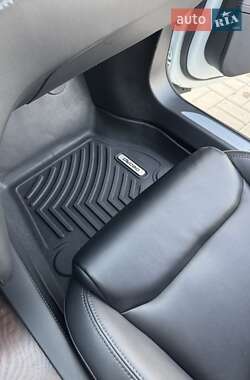 Лифтбек Tesla Model S 2020 в 