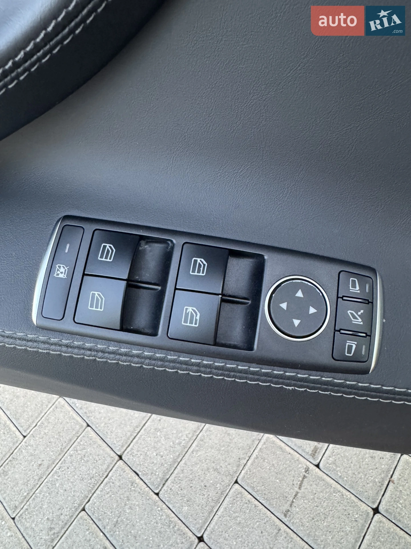 2020 Tesla Model S - мініатюра 39