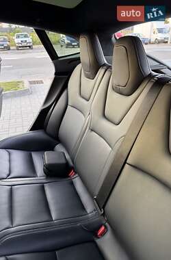 Лифтбек Tesla Model S 2020 в 