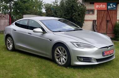 Лифтбек Tesla Model S 2016 в 