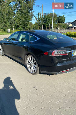 Лифтбек Tesla Model S 2013 в 