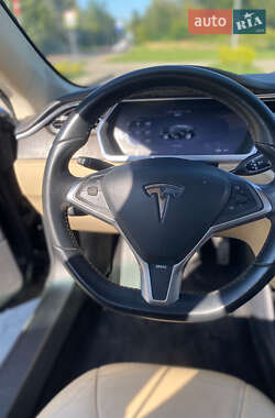 Лифтбек Tesla Model S 2013 в 