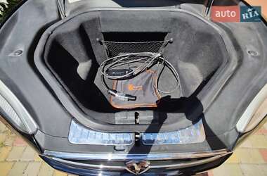 Лифтбек Tesla Model S 2012 в 