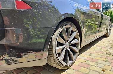 Лифтбек Tesla Model S 2012 в 