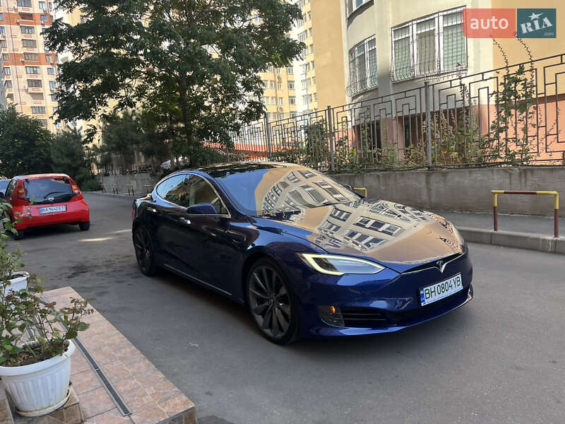Лифтбек Tesla Model S 2017 в Одессе