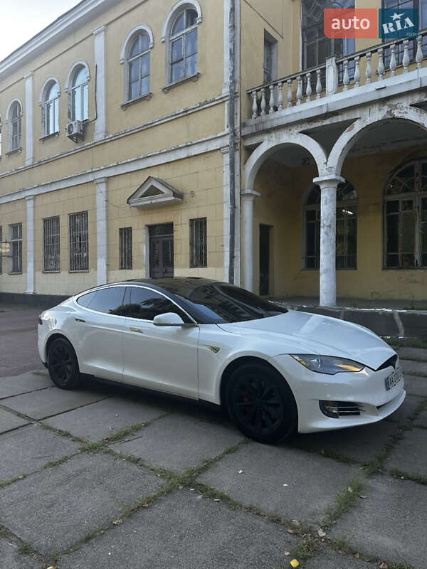 Лифтбек Tesla Model S 2013 в Киеве