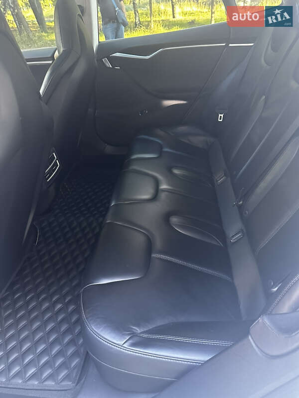 Лифтбек Tesla Model S 2013 в Киеве