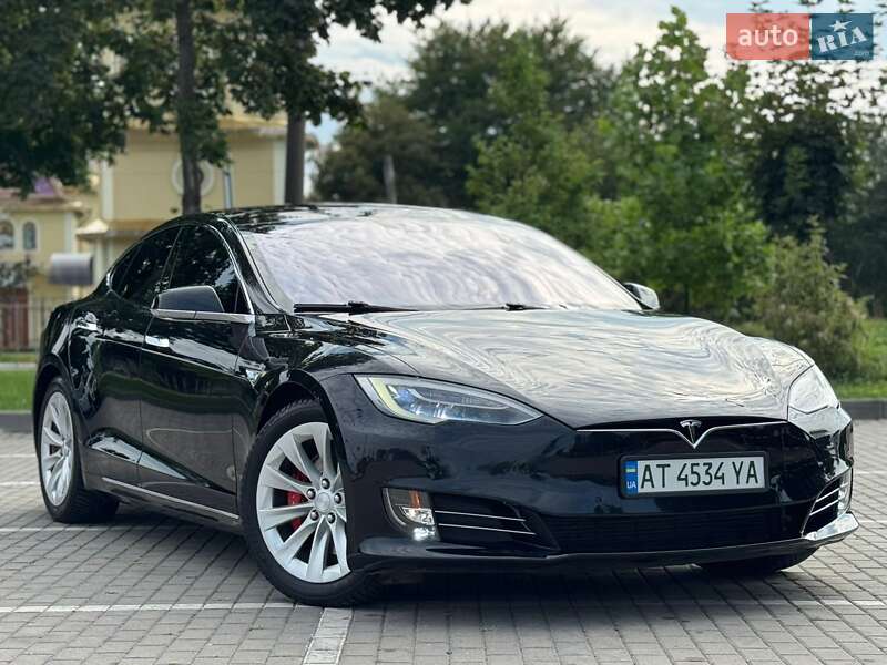 Лифтбек Tesla Model S 2016 в Ивано-Франковске