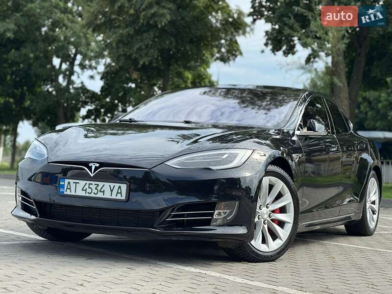 Лифтбек Tesla Model S 2016 в Ивано-Франковске