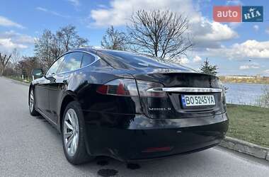 Лифтбек Tesla Model S 2017 в 