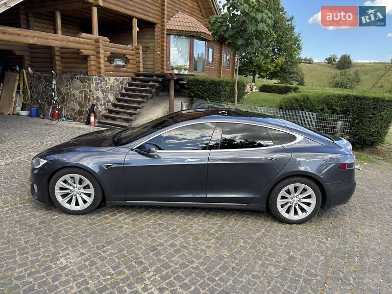 Лифтбек Tesla Model S 2017 в Обухове