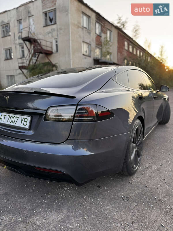 Ліфтбек Tesla Model S 2022 в Калуші