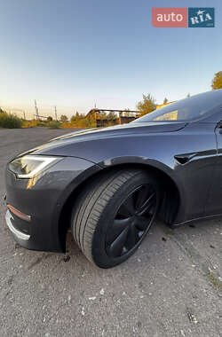 Лифтбек Tesla Model S 2022 в 