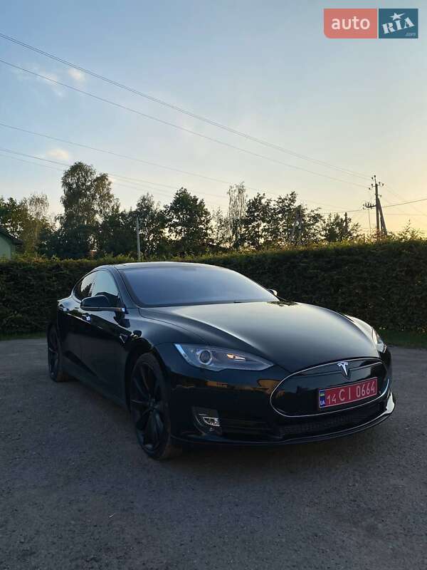 Лифтбек Tesla Model S 2013 в Ивано-Франковске
