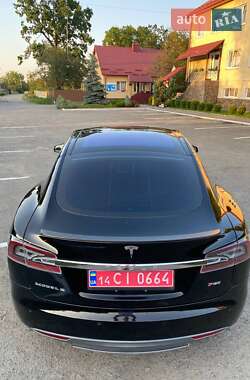 Лифтбек Tesla Model S 2013 в 
