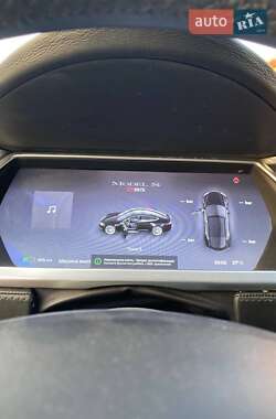 Лифтбек Tesla Model S 2013 в 