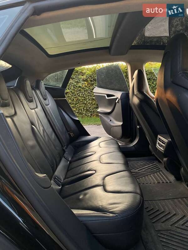 Лифтбек Tesla Model S 2013 в Ивано-Франковске