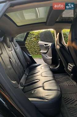 Лифтбек Tesla Model S 2013 в 