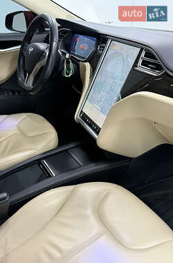 Лифтбек Tesla Model S 2014 в 