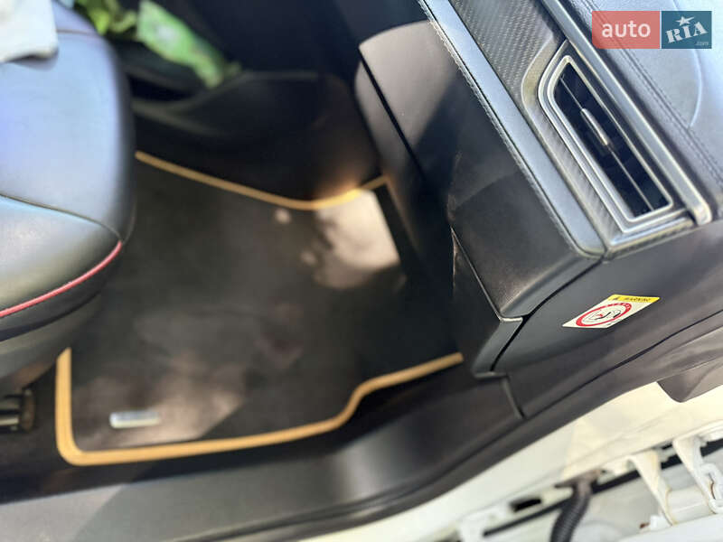 Лифтбек Tesla Model S 2013 в Днепре