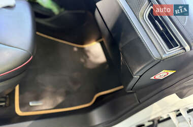 Лифтбек Tesla Model S 2013 в 