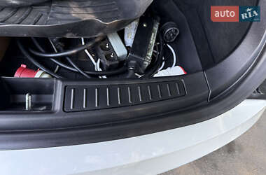 Лифтбек Tesla Model S 2013 в 