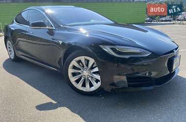 Лифтбек Tesla Model S 2016 в Киеве