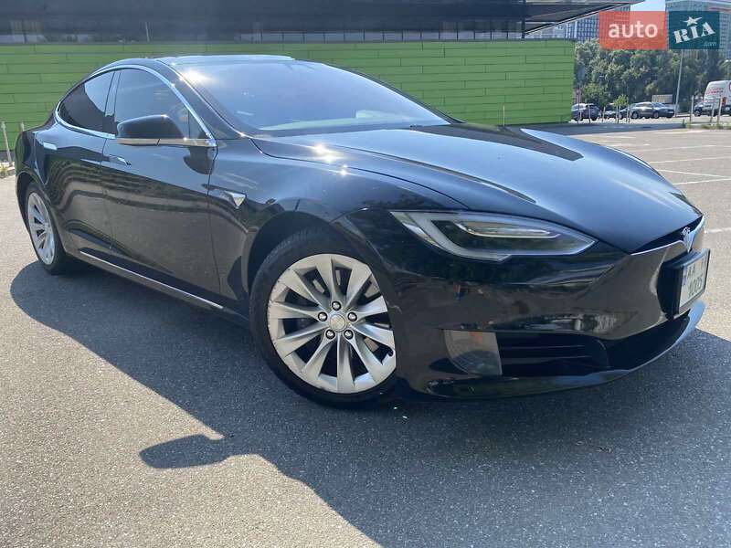 Tesla Model S 2016