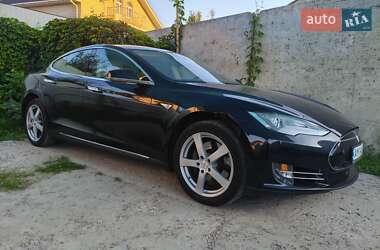 Ліфтбек Tesla Model S 2015 в Житомирі