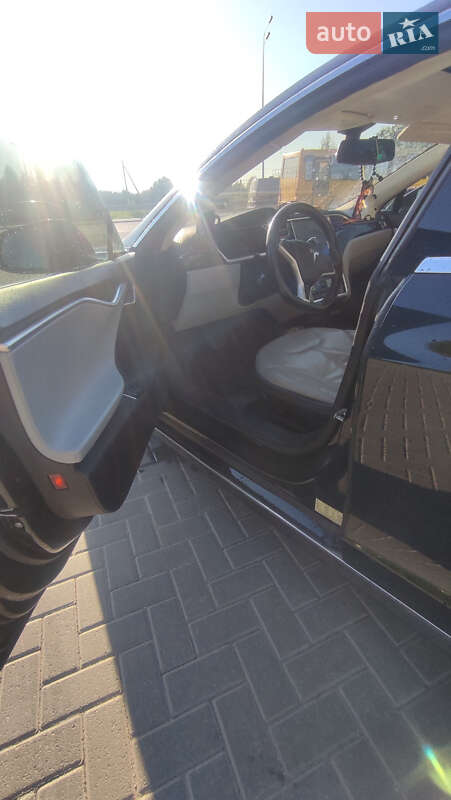Лифтбек Tesla Model S 2013 в Житомире