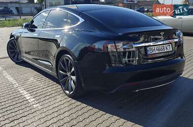 Лифтбек Tesla Model S 2015 в 