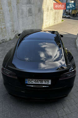 Лифтбек Tesla Model S 2021 в Львове