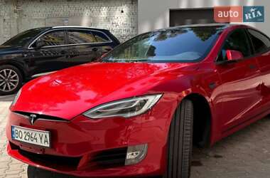 Лифтбек Tesla Model S 2020 в 