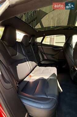 Лифтбек Tesla Model S 2020 в 