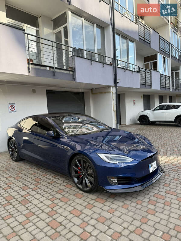 Лифтбек Tesla Model S 2016 в Львове