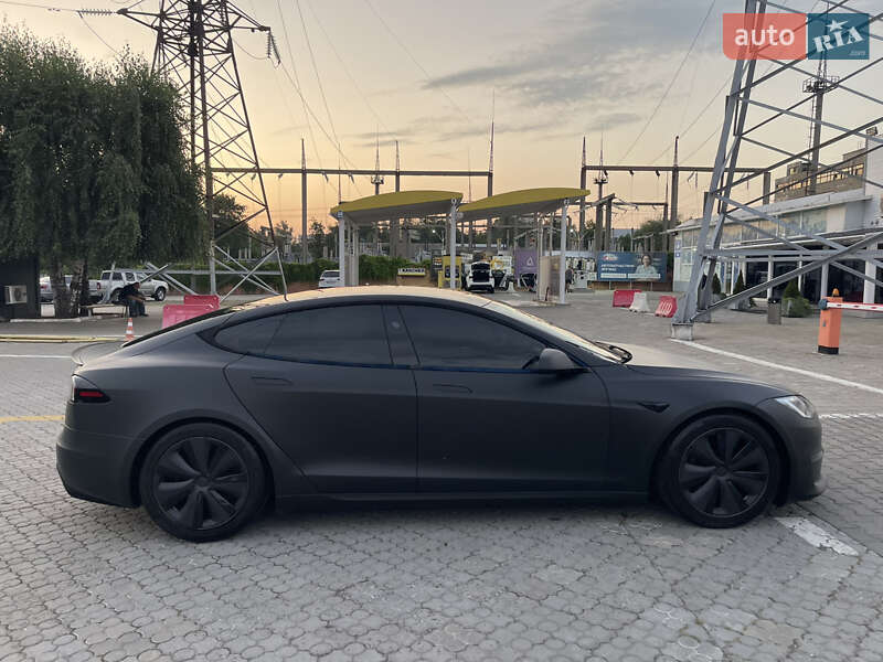 Лифтбек Tesla Model S 2023 в Черновцах