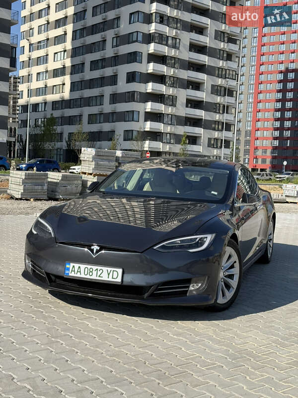 Лифтбек Tesla Model S 2016 в Ахтырке