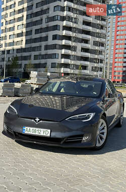 Лифтбек Tesla Model S 2016 в 