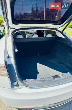 Лифтбек Tesla Model S 2013 в 