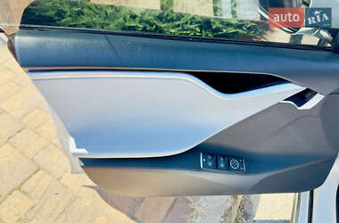 Лифтбек Tesla Model S 2013 в 