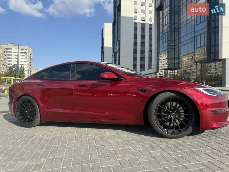 Лифтбек Tesla Model S 2023 в Днепре