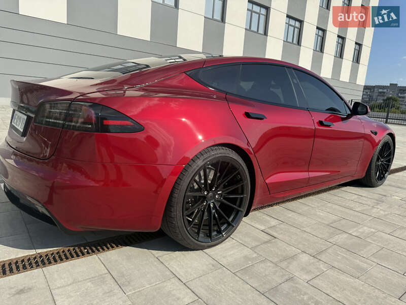 Лифтбек Tesla Model S 2023 в Днепре