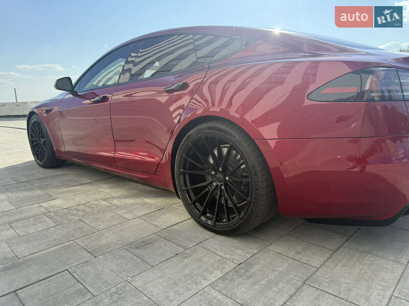 Лифтбек Tesla Model S 2023 в Днепре