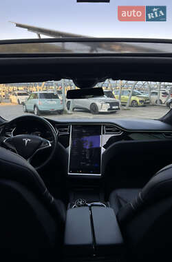 Лифтбек Tesla Model S 2016 в 