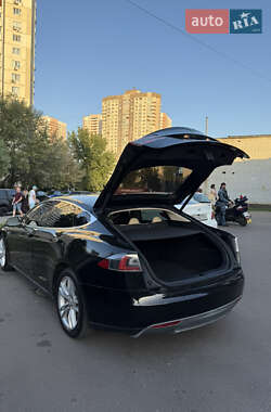 Лифтбек Tesla Model S 2013 в 