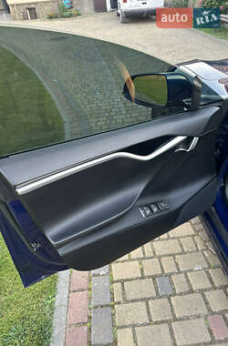 Лифтбек Tesla Model S 2017 в 