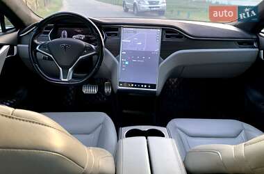 Лифтбек Tesla Model S 2015 в 