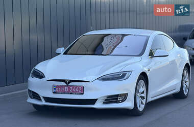 Лифтбек Tesla Model S 2016 в Ровно